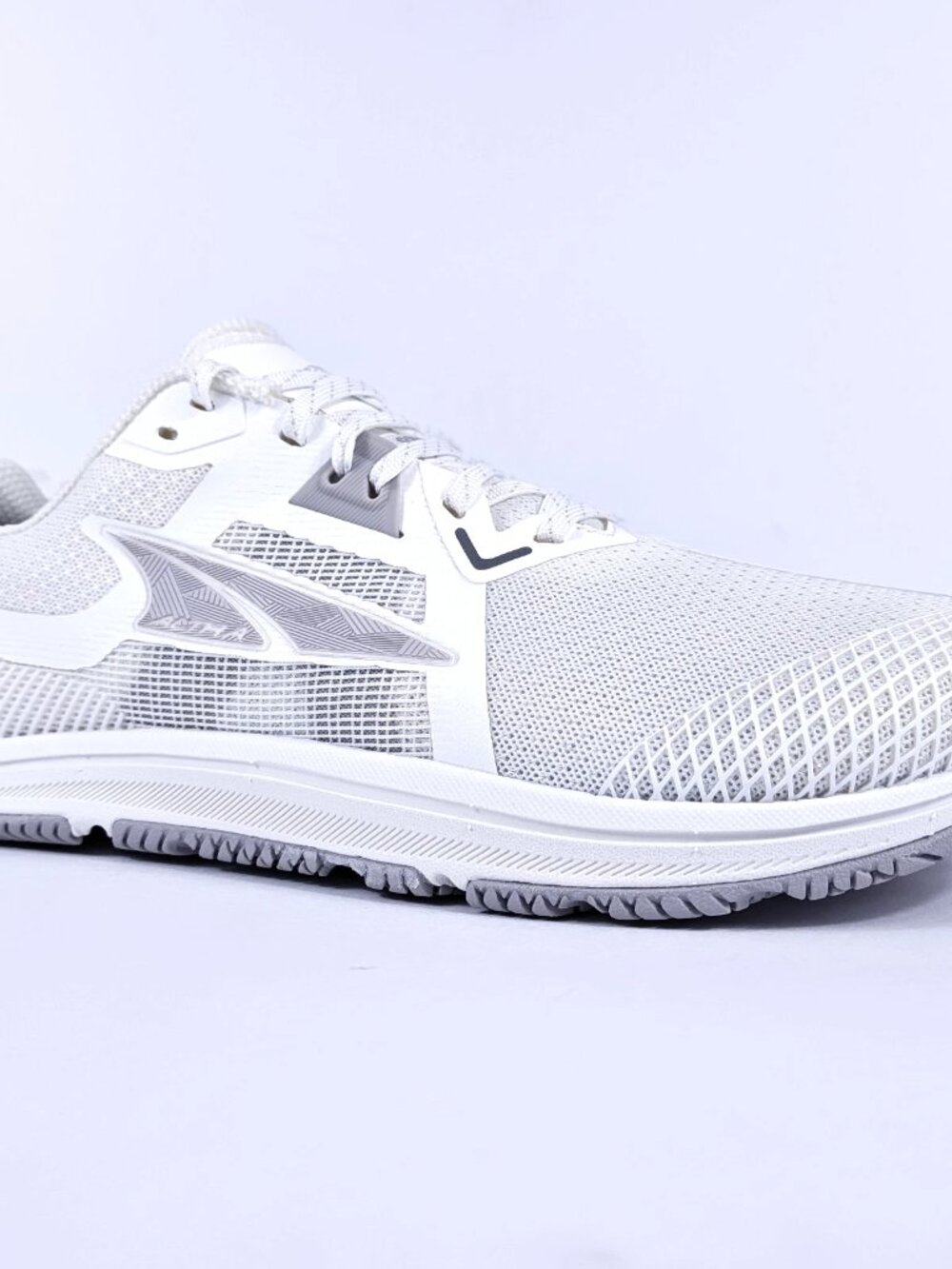 Altra Solstice XT 3 Womens 10.5 Cross Training Running Gym Shoes White